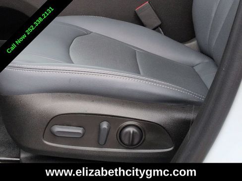 Used 2023 Buick Enclave Essence AWD/4WD image 22