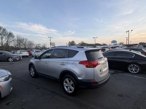 Used 2013 Toyota RAV4 XLE image 18
