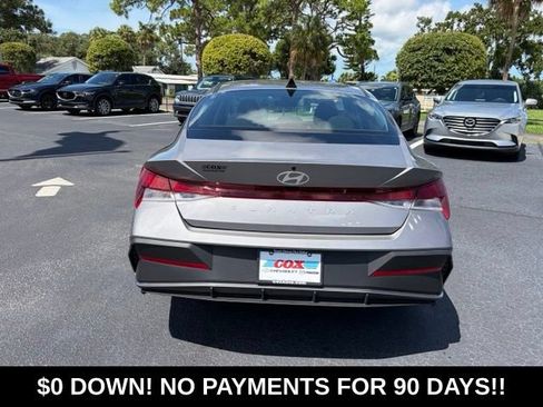 Used 2024 Hyundai Elantra SEL FWD image 5