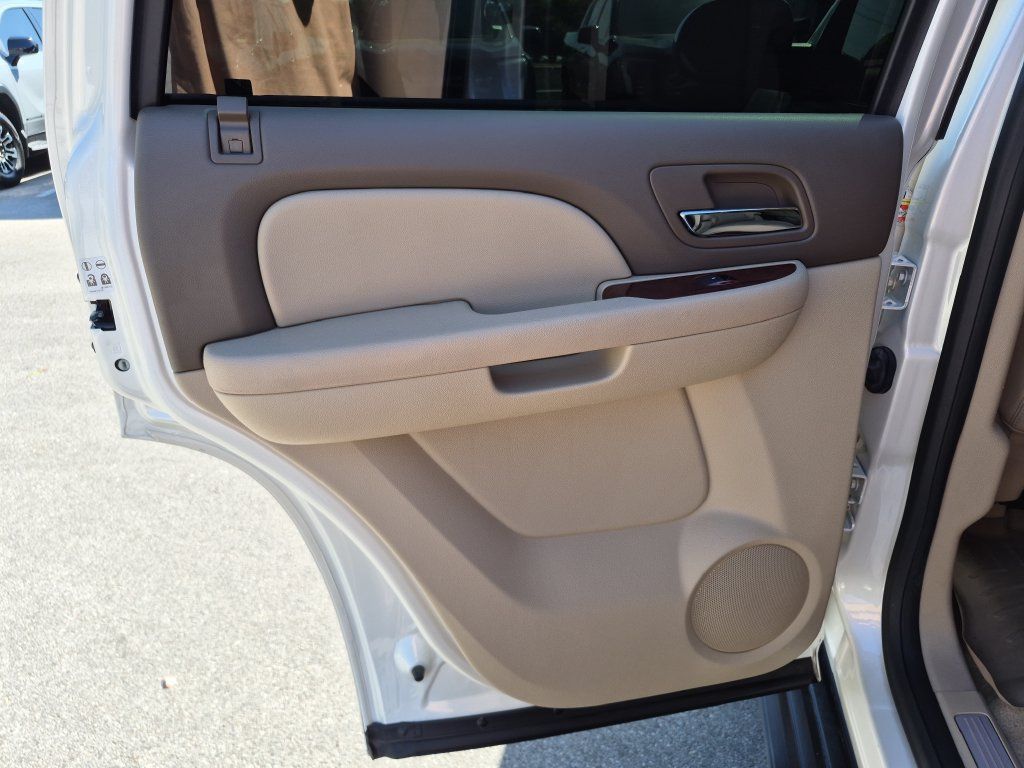 Used 2013 Chevrolet Tahoe LTZ RWD image 35