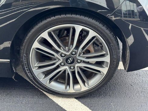 Used 2016 Hyundai Veloster Turbo w/ Option Group 04 image 10