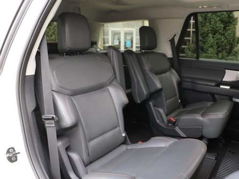 Used 2025 Ford Expedition Active AWD/4WD image 14