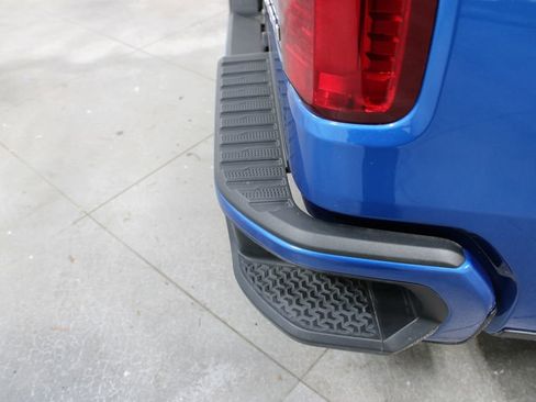 Used 2023 Chevrolet Silverado 1500 Custom image 14