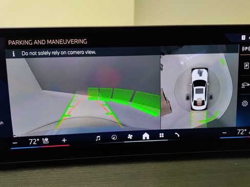 New 2026 BMW 330i 330i w/ Convenience Package image 25