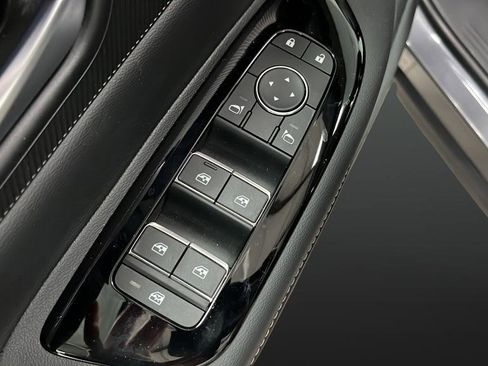 Used 2025 Nissan Murano SV AWD/4WD image 21