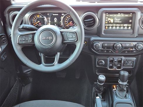 Used 2023 Jeep Wrangler Willys image 25