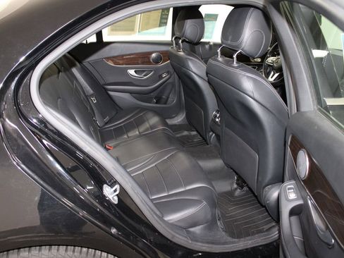 Used 2019 Mercedes-Benz C 300 Sedan image 27