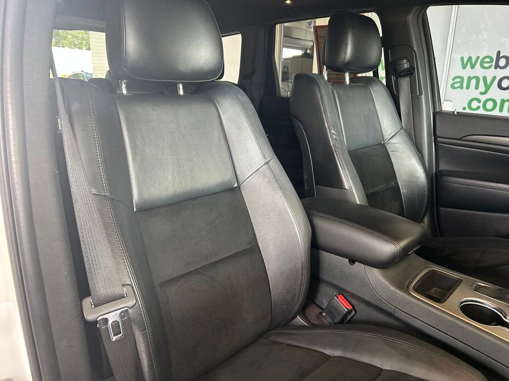 Used 2017 Jeep Grand Cherokee Altitude RWD image 23