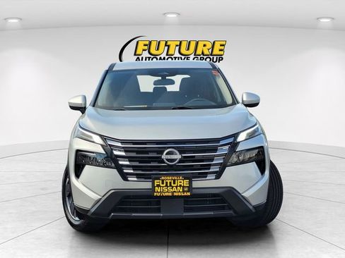 Certified 2024 Nissan Rogue SV image 2