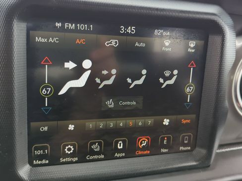 Used 2019 Jeep Wrangler Unlimited Sahara w/ Uconnect 4C Nav & Sound Group AWD/4WD image 21