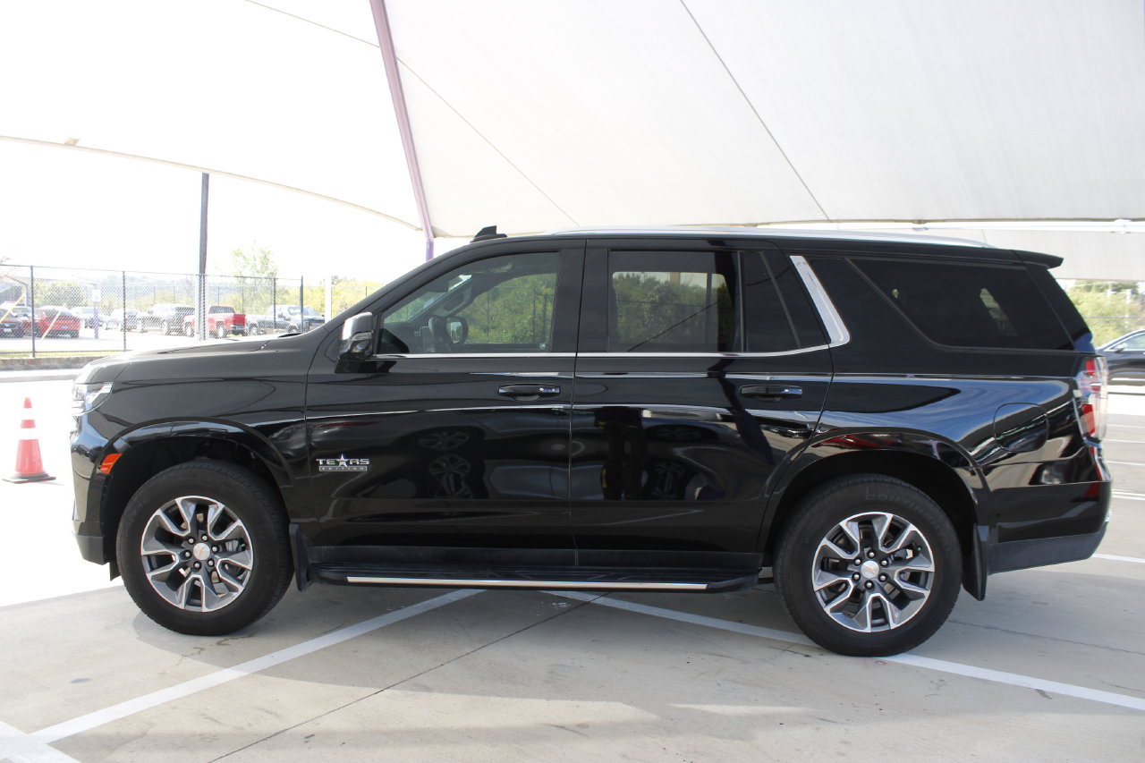 Used 2024 Chevrolet Tahoe LT w/ LT Signature Package AWD/4WD image 2