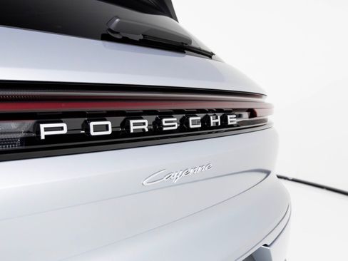 Used 2024 Porsche Cayenne image 75
