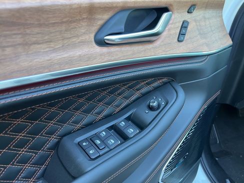 New 2025 Jeep Grand Cherokee L Summit image 18