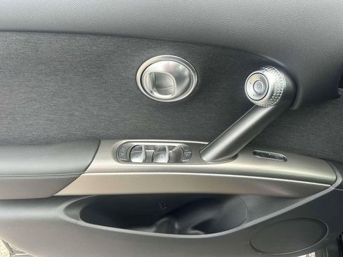 New 2025 Genesis GV60 Advanced image 15