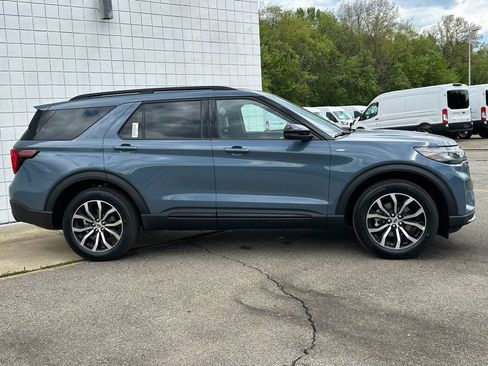 New 2026 Ford Explorer ST-Line AWD/4WD image 4