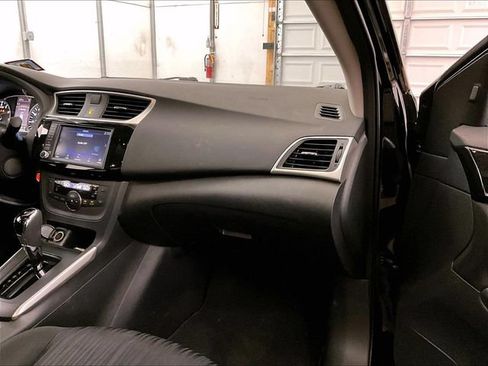Used 2019 Nissan Sentra SV w/ Special Edition Package FWD image 15