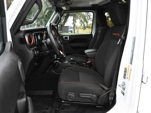 Used 2023 Jeep Gladiator Mojave image 18