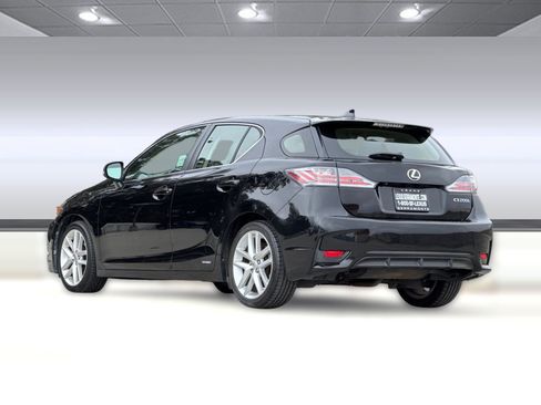 Used 2016 Lexus CT 200h w/ Seat Comfort Package FWD image 3