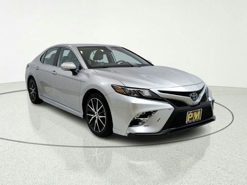 Used 2023 Toyota Camry SE AWD/4WD image 1