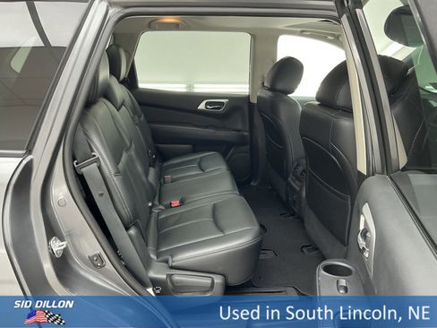 Used 2016 Nissan Pathfinder Platinum image 23