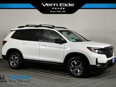 Certified 2023 Honda Passport TrailSport image 1