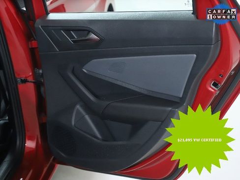 Certified 2025 Volkswagen Jetta SE image 31