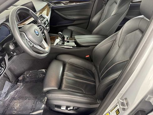 Used 2019 BMW 530e w/ Convenience Package RWD image 7