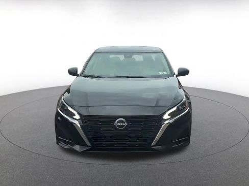 Used 2025 Nissan Altima 2.5 SV FWD image 4