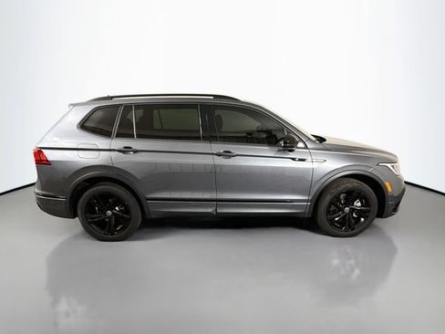 Used 2024 Volkswagen Tiguan SE R-Line AWD/4WD image 8