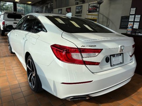 Used 2018 Honda Accord Sport image 7