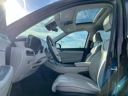 Used 2024 Hyundai Palisade Calligraphy image 11