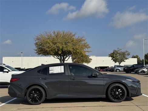 New 2026 Toyota Camry SE image 3