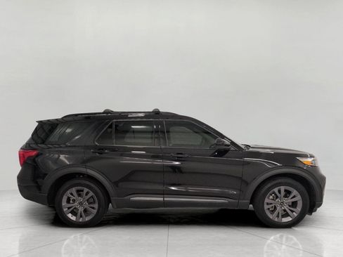 Used 2024 Ford Explorer XLT w/ Equipment Group 202A AWD/4WD image 10