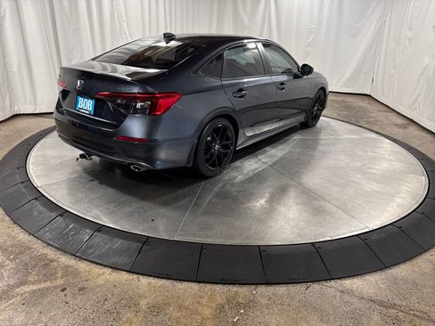 Used 2023 Honda Civic Sport image 8