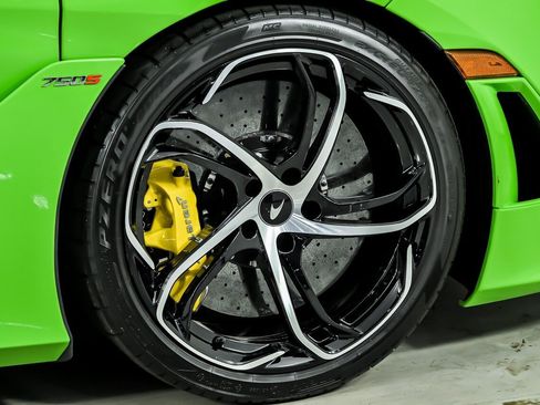 Used 2024 McLaren 750S Spider RWD image 16