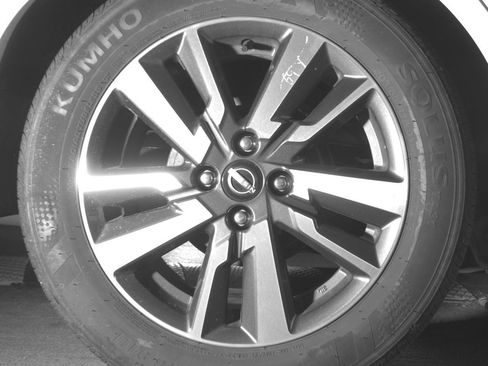 Used 2025 Nissan Versa SV image 15