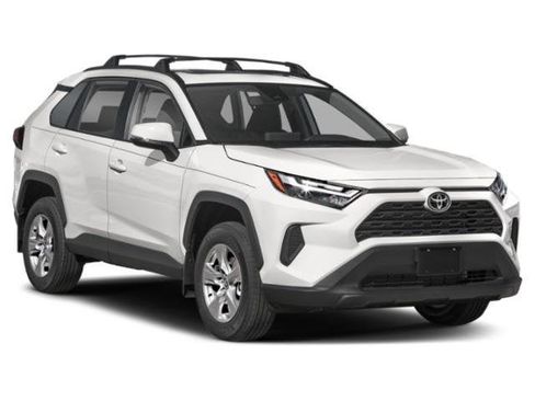 Used 2022 Toyota RAV4 XLE image 6