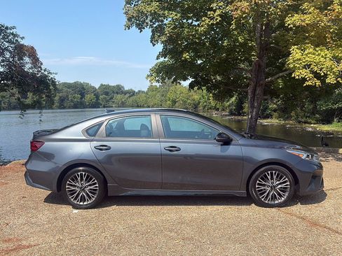 Used 2024 Kia Forte GT-Line FWD image 3