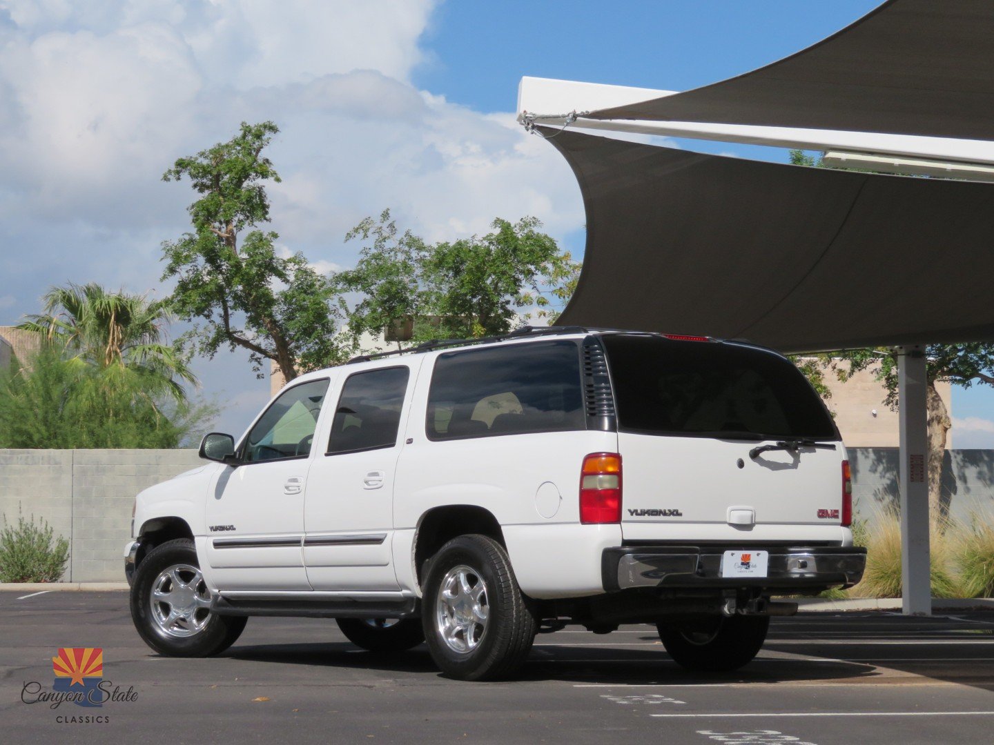 Used 2003 GMC Yukon XL SLT w/ 1SD Preferred Equipment Group AWD/4WD image 4