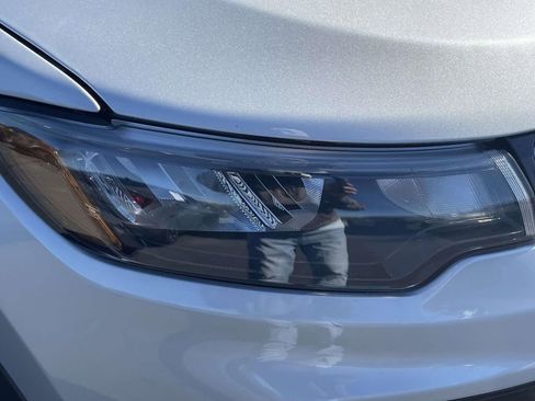 Used 2024 Jeep Compass Limited image 9