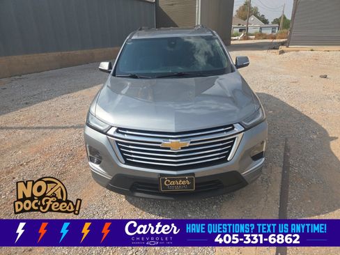 Used 2023 Chevrolet Traverse Premier FWD image 3