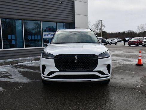 New 2026 Lincoln Aviator AWD w/ Jet Appearance Package image 10