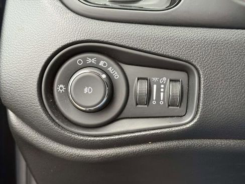 Used 2020 Jeep Renegade Altitude image 17