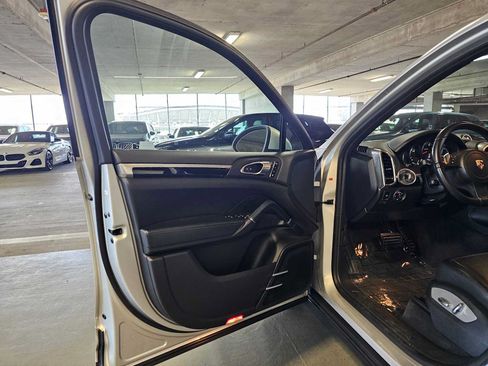 Used 2013 Porsche Cayenne AWD/4WD image 26