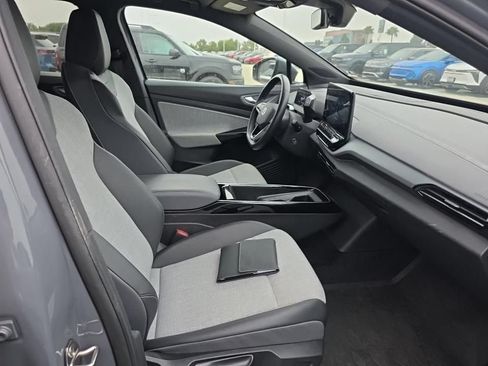 Used 2023 Volkswagen ID.4 Pro RWD image 3