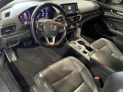 Used 2018 Honda Accord Sport image 10