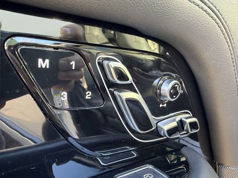 Used 2019 Land Rover Range Rover HSE image 24