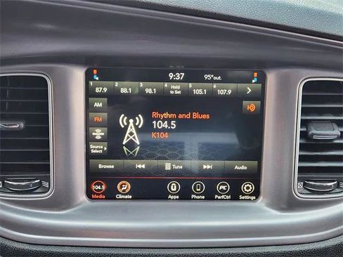 Used 2023 Dodge Charger SXT image 15