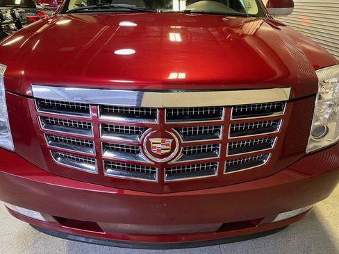 Used 2009 Cadillac Escalade AWD image 17