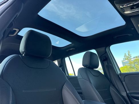 Used 2024 Mercedes-Benz GLB 35 AMG 4MATIC image 18